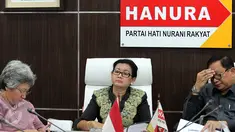 Ki-ka: Koordinator JalaPRT, Lita Anggraini, Bendahara F-Partai Hanura, Miriyam S Haryani dan Wakil Ketua Fraksi Dadang Rusdiana saat menghadiri diskusi mengenai RUU PPRT di Ruang F-Partai Hanura, Jakarta, Senin (29/2/2016). (Liputan6.com/Johan Tallo)