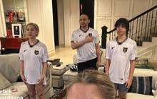 Potret BCL & Keluarga Nonton Laga Timnas Indonesia di Rumah, Sambil Nikmati Cupcakes Merah Putih Buatan Sendiri