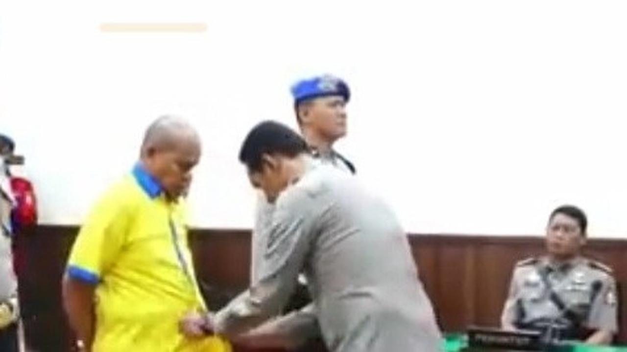 Wajah Lesu Dadang Iskandar Usai Dipecat Tidak Hormat dari Polri