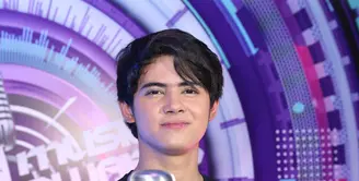 Aliando Syarief memuji keberanian Prilly Latuconsina untuk meminta maaf pada keluarganya. Meski terkejut dengan ulah teman dekatnya itu, ia mengaku sekarang ini lebih dekat lagi. (Nurwahyunan/Bintang.com)
