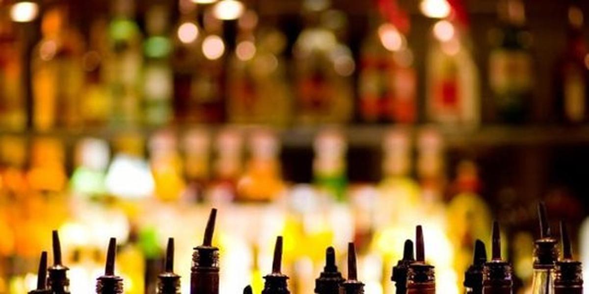 Pasar akik sepi, Sumardi nekat jualan miras