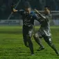 Arema FC gagal menang saat menghadapi Persela Lamongan pada laga perdana Grup E Piala Presiden 2018 di Stadio Gajayana, Malang, Sabtu (20/1/2018). Sempat unggul 2-0, laga berakhir 2-2. (Liputan6.com/Rana Adwa)