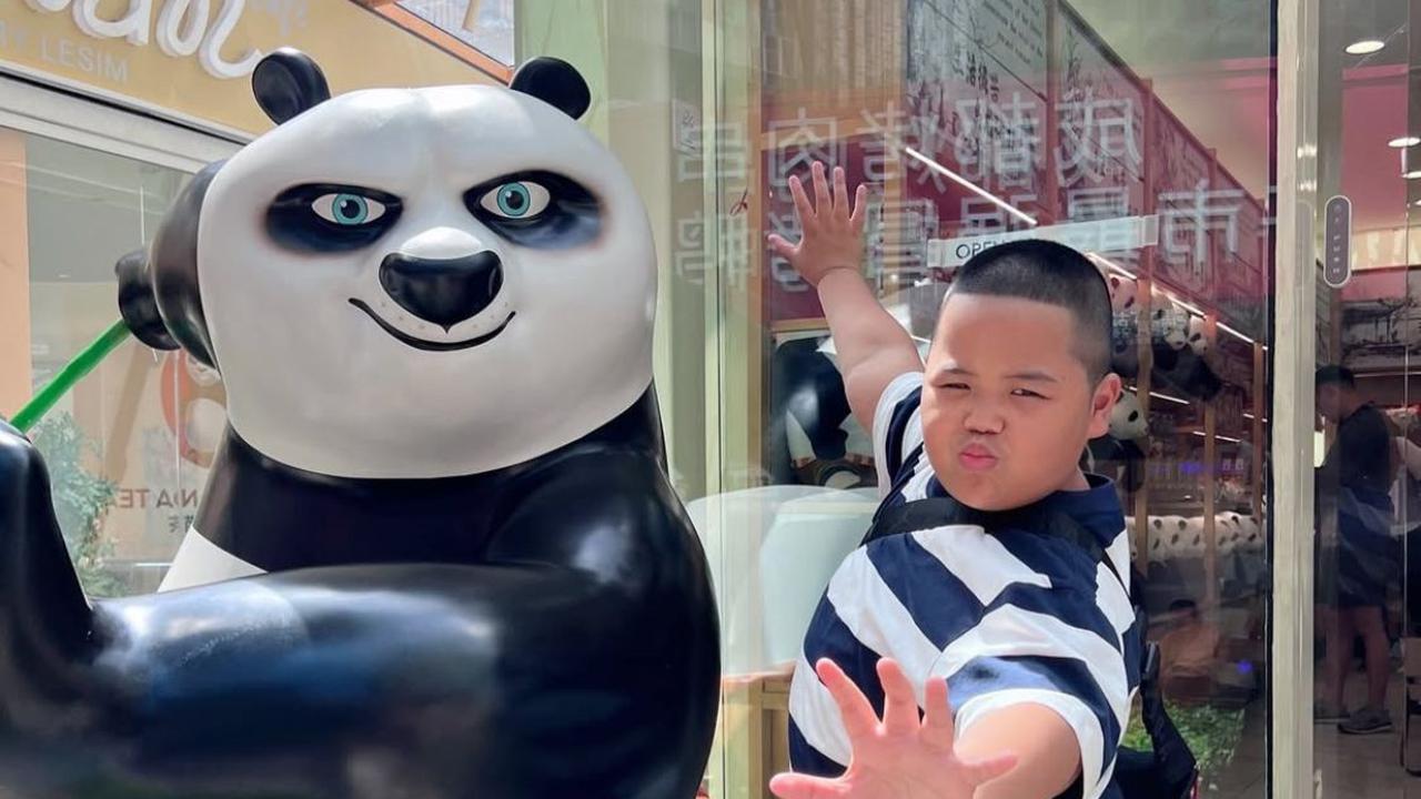 Masih Ingat Tatan Bocah Lucu yang Viral di Stiker WhatsApp? Begini Penampilannya Sekarang