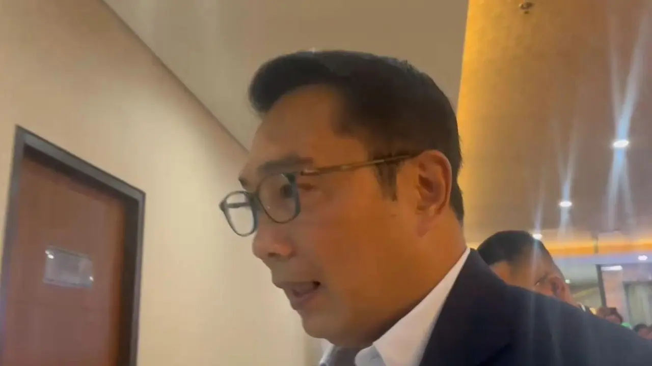 Mantan Gubernur Jawa Barat Ridwan Kamil alias RK di Mabes Polri, Jakarta Selatan, Kamis (28/8/2025) (Liputan6.com/Nanda Perdana Putra)