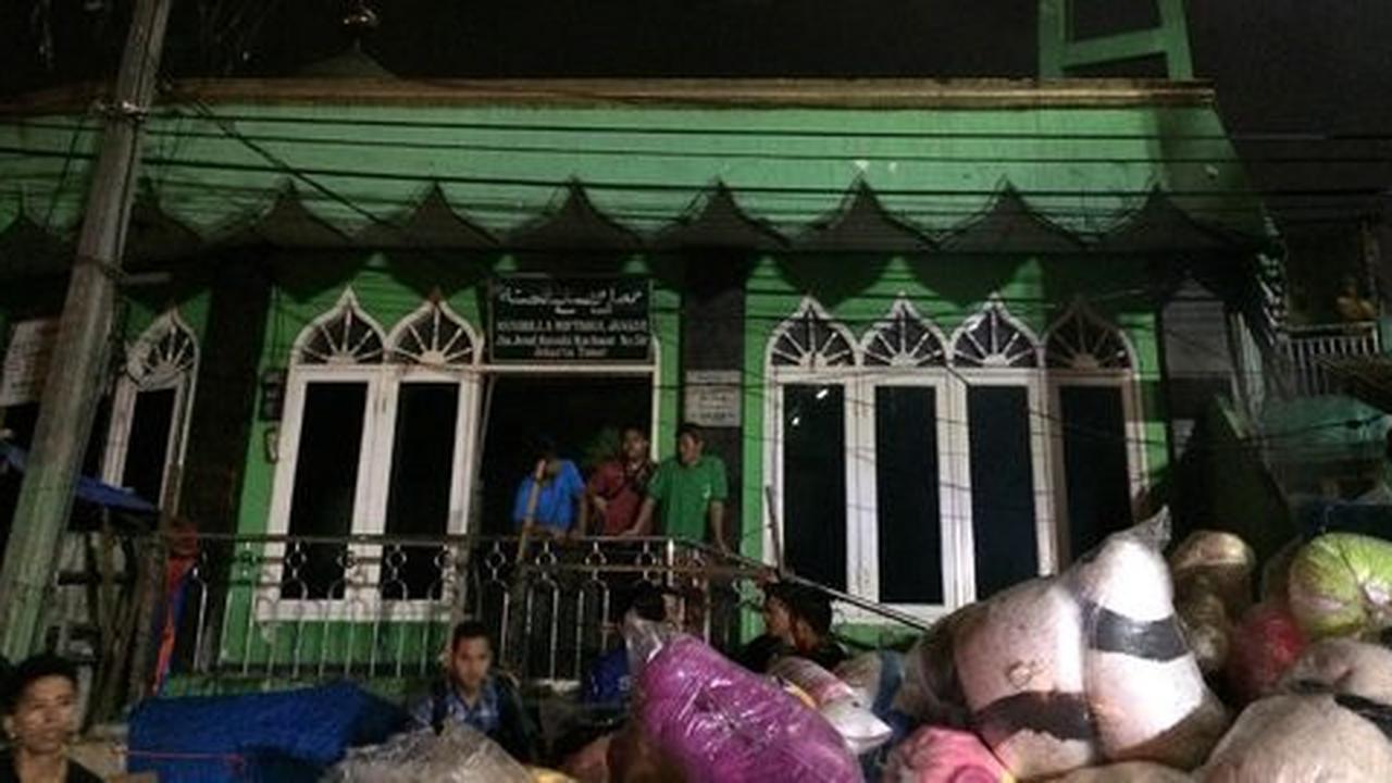 Musala ini selamat dari kobaran api yang hanguskan pasar Gembrong