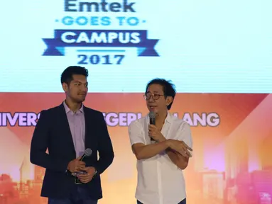 Direktur Marketing PT Sido Muncul Irwan Hidayat berbagi pengalaman di acara Emtek Goes To Campus (EGTC) 2017 di Universitas Negeri Malang, Kamis (4/5). Irwan Hidayat membagikan pengalamannya saat membangun Sido Muncul. (Liputan6.com/Helmi Afandi)