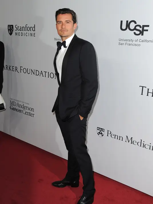 Hingga kini, topik pembicaraan paling hangat dan sensasional bukan datang dari keluarga Kardashian-Jenner, namun foto-foto bugil tanpa sensor milik Orlando Bloom yang menjadi juara dalam topik pemberitaan. (AFP/Bintang.com)