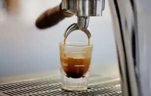 Kandungan Kafein Espresso vs Kopi: Mana yang Lebih 'Nendang'?
