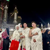 Potret Varrel dan Keluarga Umro (sumber : Instagram/@bramastavrl)