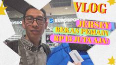 Berkunjung ke salah satu toko olahraga lengkap di Jepang. Ketemu jersey edisi spesial Maradona