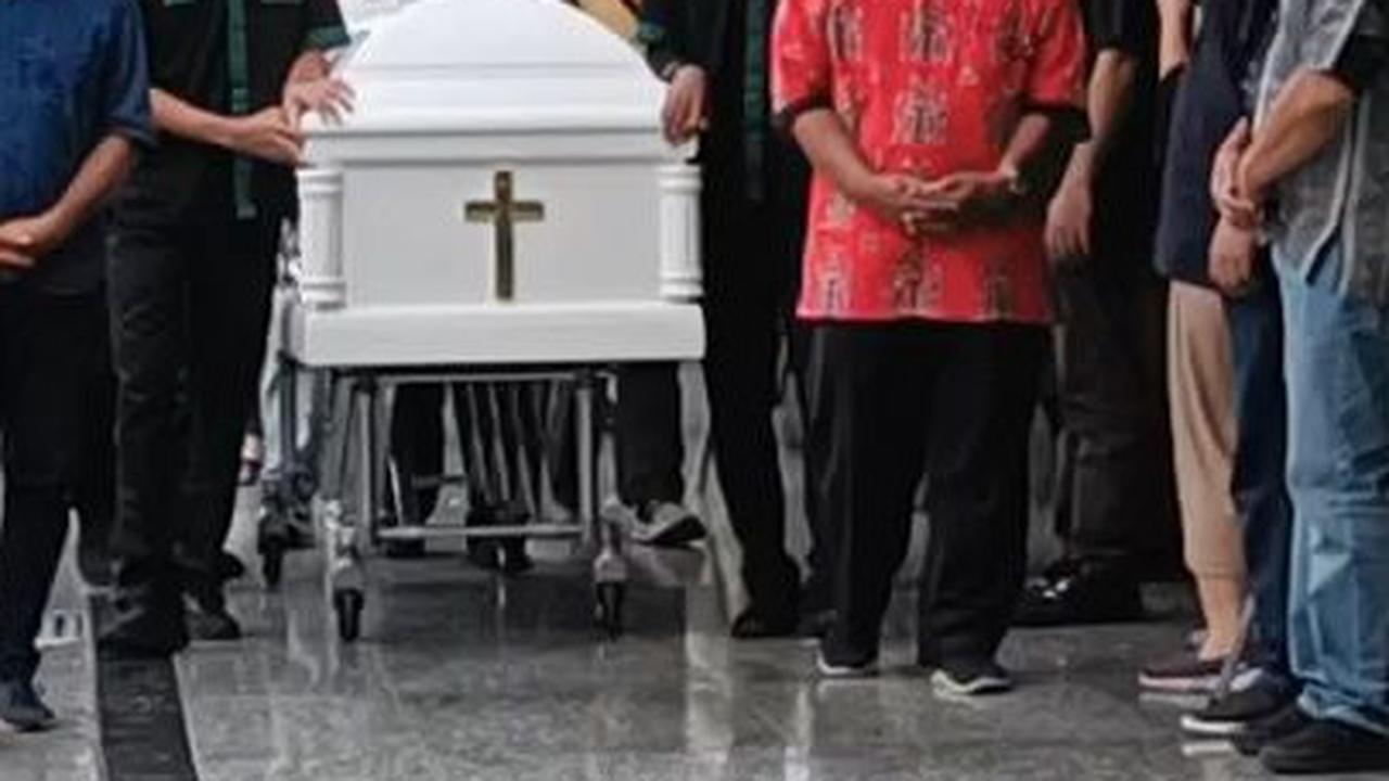 Penghormatan Terakhir Rakyat Papua untuk Lukas Enembe, Arak Peti Jenazah Sejauh 2,5 KM ke Persemayaman