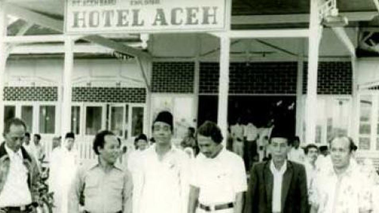 Monas (4): Menerka emas Markam 