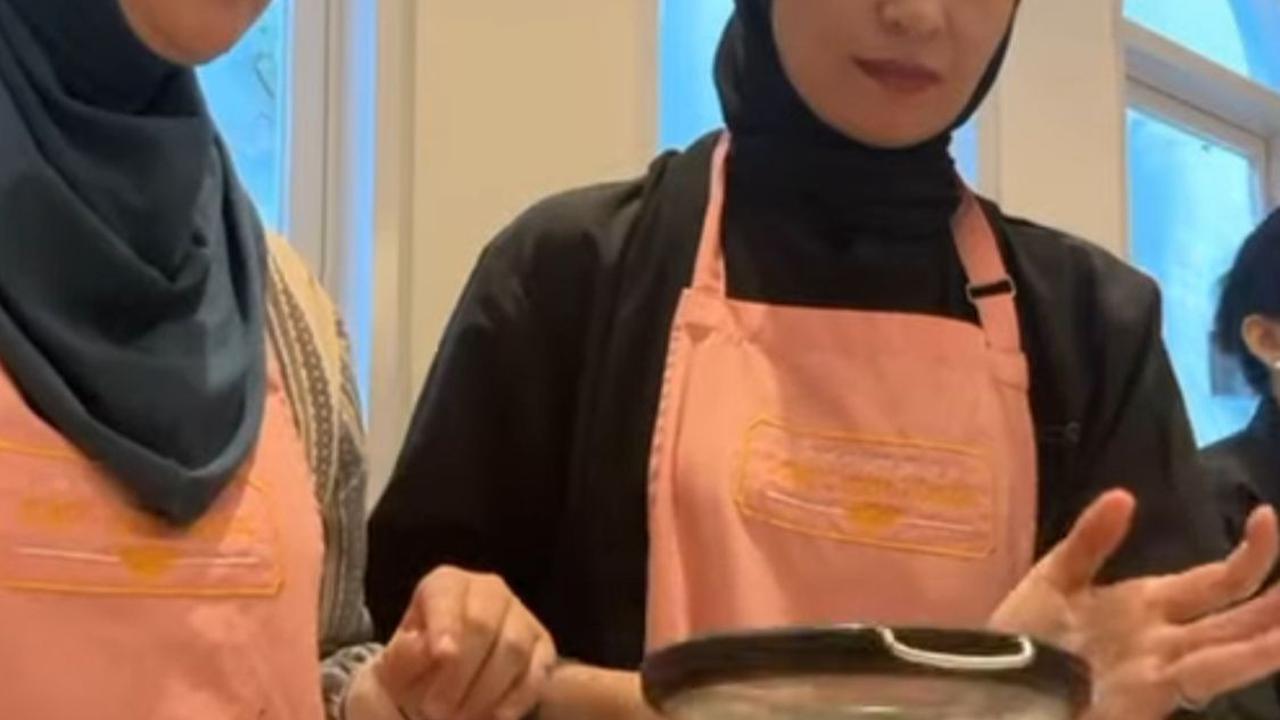 Momen Seru di Balik Kekompakan Shireen Sungkar, Ryana Dea, dan Paula Verhoeven Saat Baking Class