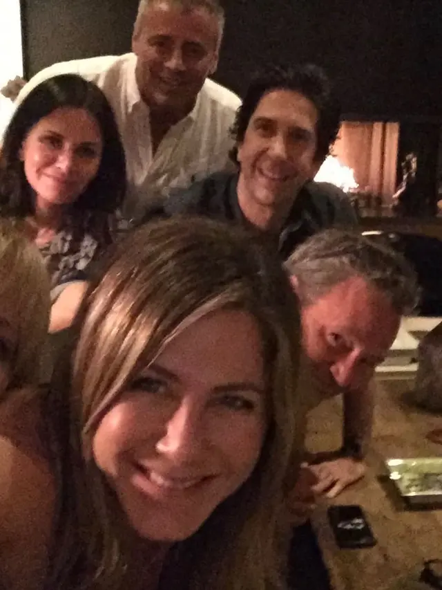 Diserbu Penggemar, Akun Jennifer Aniston Sampai Buat Instagram Down