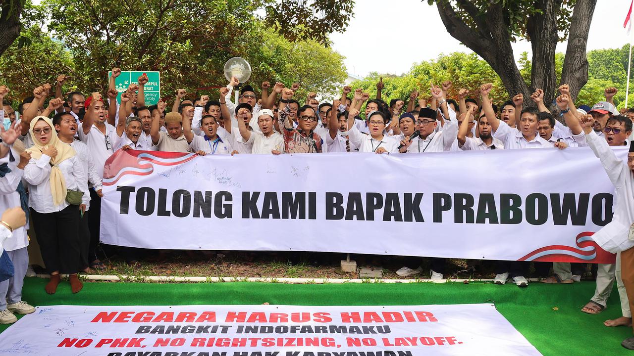 Bantu Karyawan Indofarma Tuntut Pembayaran Gaji, Wamenaker: Saya Bukan Malaikat, tapi Saya Siap Diajak Berjuang