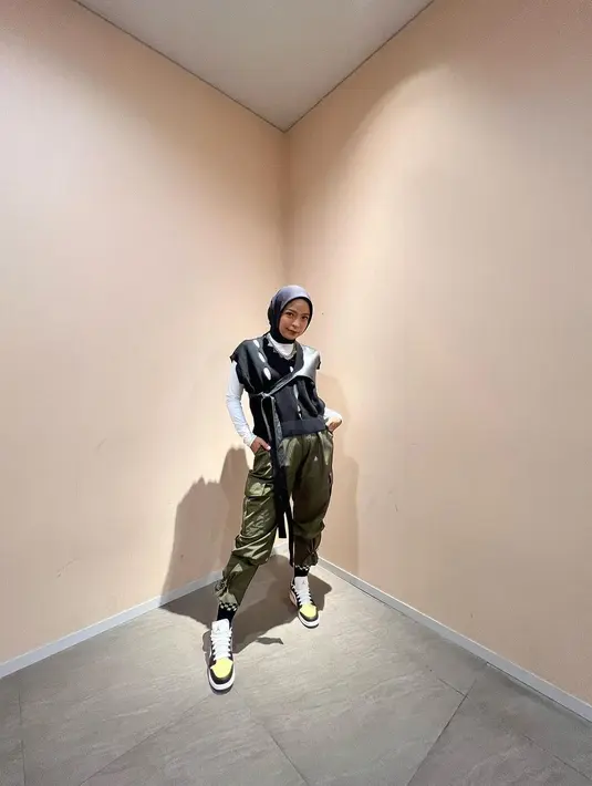 Tak sedikit pula netizen terutama fansnya memuji penampilan terbaru istri dari Arda 'Naff' ini. (FOTO: instagram.com/tantrisyalindri/)