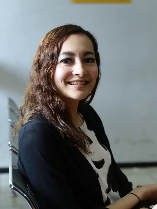 Selain putusan cerai, sidang itu juga memutuskan hak asuh anak yang jatuh pada suaminya. Sejak tahun 2007 nikah, ia dikaruniai dua orang anak, Marcelle Brinette Renee Lefrandt & Jarvis Leopold Rezer Lefrandt. (Galih W. Satria/Bintang.com)