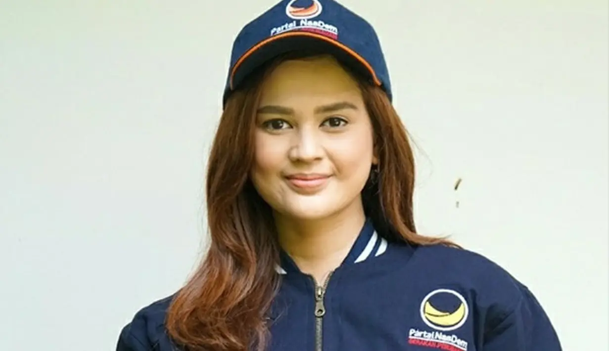 18 Artis Cantik Terjun Politik