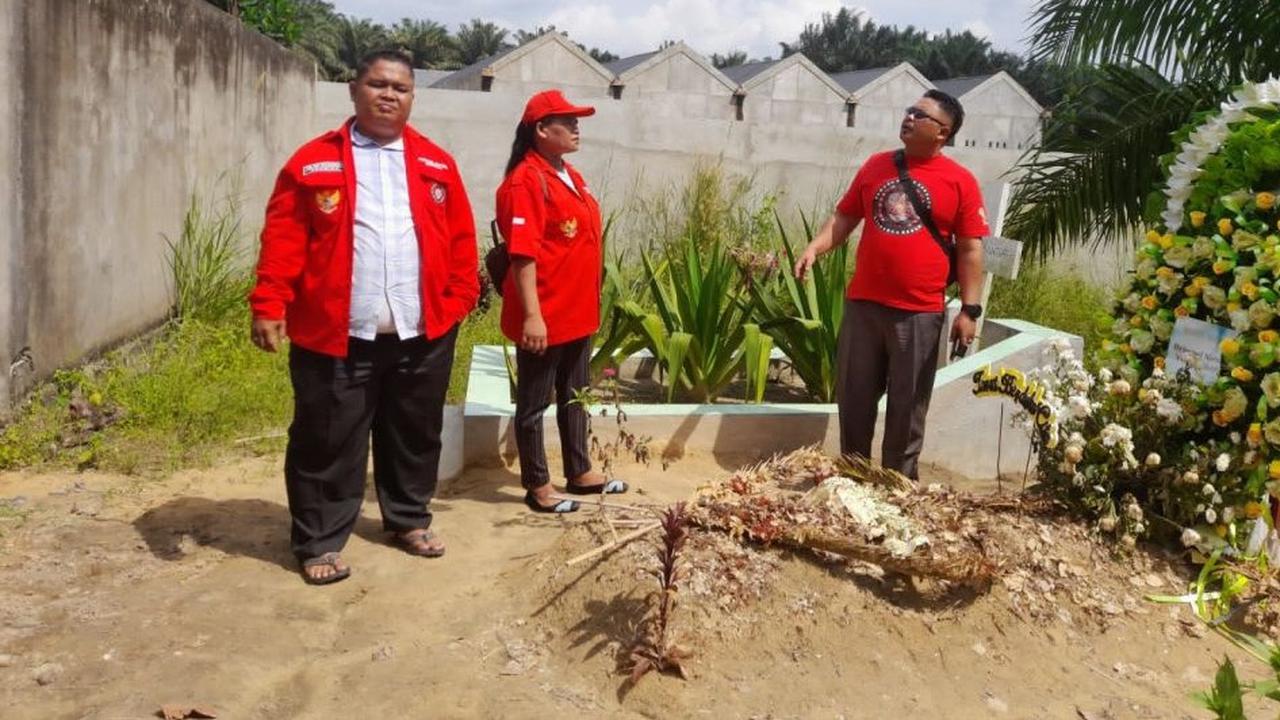 Foto Makam Brigdari J
