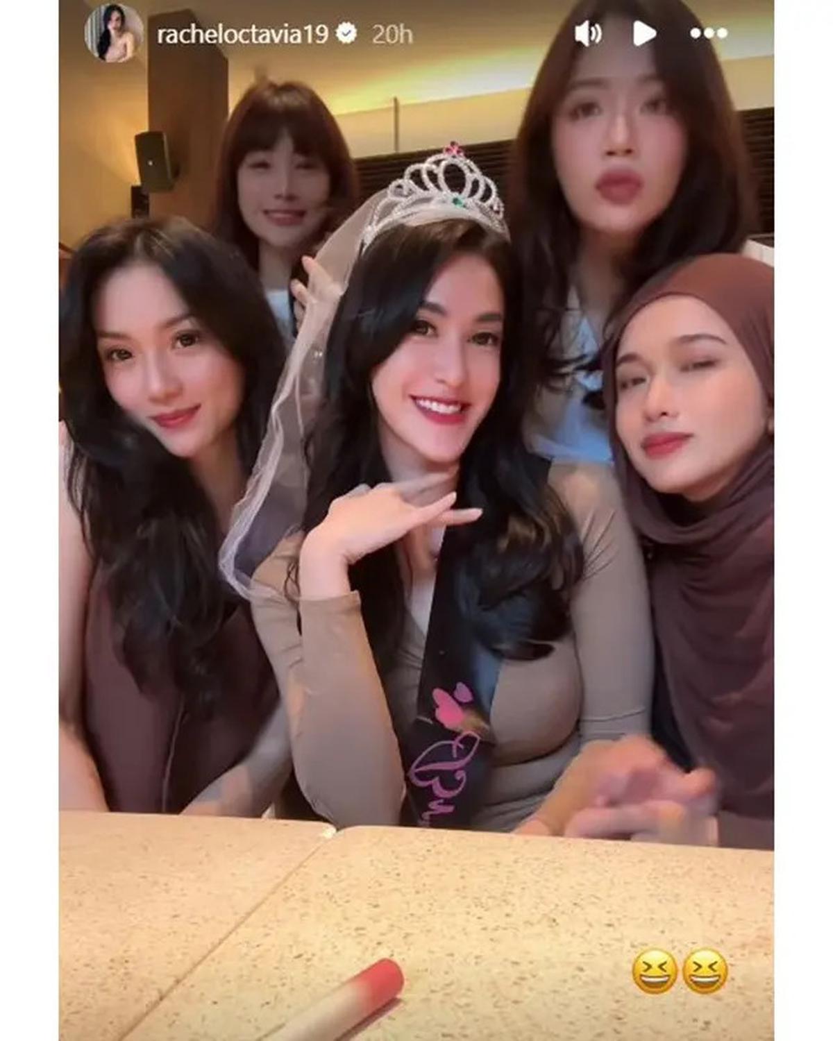 6 Potret Reuni Girlband Princess di Bridal ShowerElmaAgustin, Dipuji Awet Muda