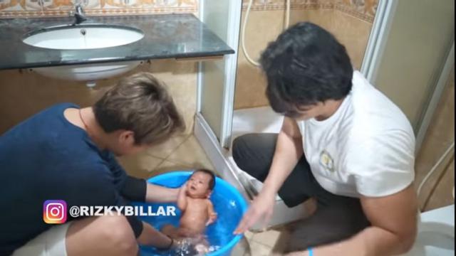 Jarang Terekspos Ini 7 Potret Rumah Mewah Rizky Billar Hot Liputan6 Com
