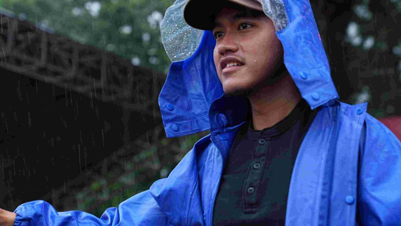 Kaesang Pangarep juga mengucapkan terima kasih kepada para simpatisan yang telah setia menunggu kedatangannya meski hujan deras.