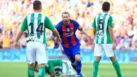Suarez-Messi Gemilang, Barcelona Pesta Gol ke Gawang Real Betis