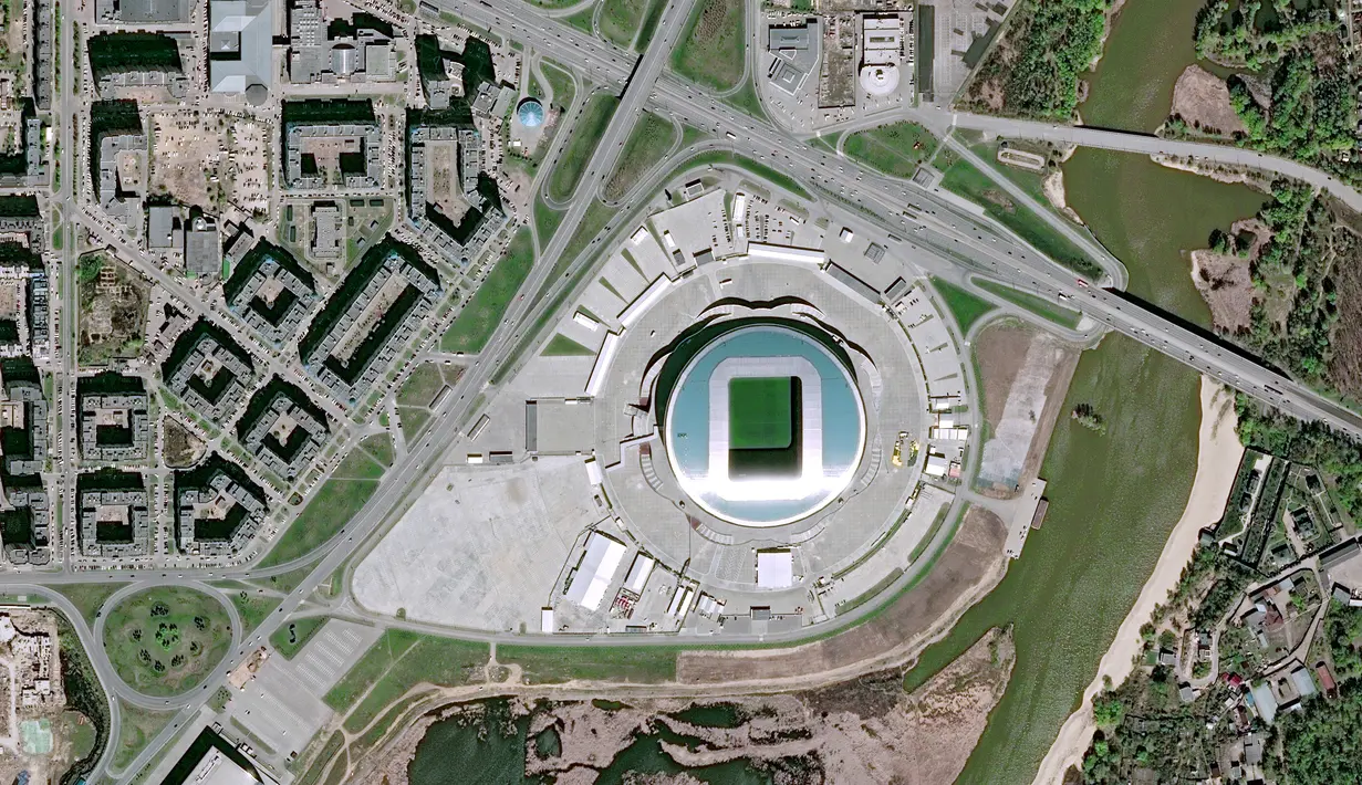 Gambar dari Airbus Defence and Space yang diambil dari satelit menunjukkan kondisi Arena Kazan yang akan digunakan untuk Piala Dunia 2018 di Rusia (6/6). Stadion ini biasa digunakan tim Rubin Kazan di Liga Utama Rusia. (HO/Airbus Defence and Space/AFP)
