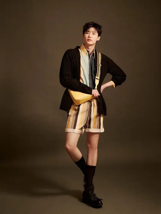 Prada dan Lee Jong Suk menjadi dua hal yang tak terpisahkan [instagram/jongsuk0206]