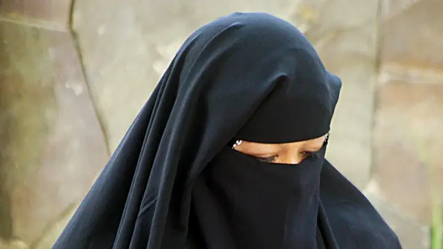 [Bintang] Dian Rositaningrum (Istri Opick)