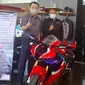 Sultan Surabaya jadi pemilik pertama Honda CBR1000RR-R Fireblade di Indonesia. (MPM Honda Jatim)