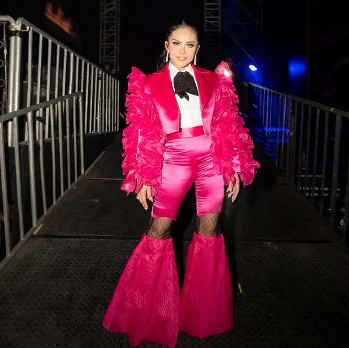 Gebrak Java Jazz Festival, Krisdayanti Tampil Enerjik dengan Busana Retro Bernuansa Fuschia