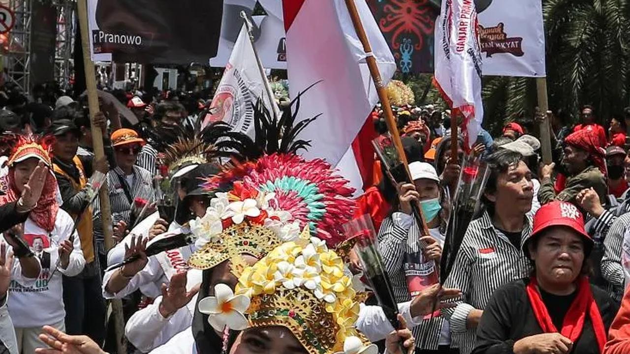 Parade Nusantara Menyambut Kedatangan Ganjar-Mahfud<br>