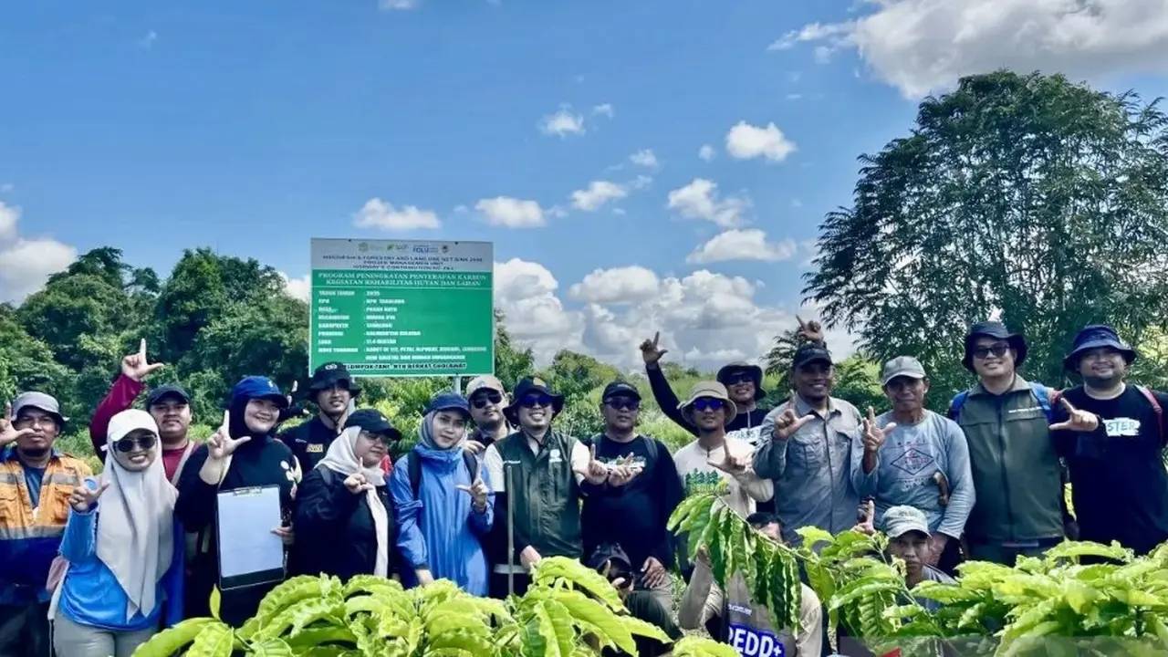 Tim BPDLH dan Norwegia bersama Dishut Kalsel.
