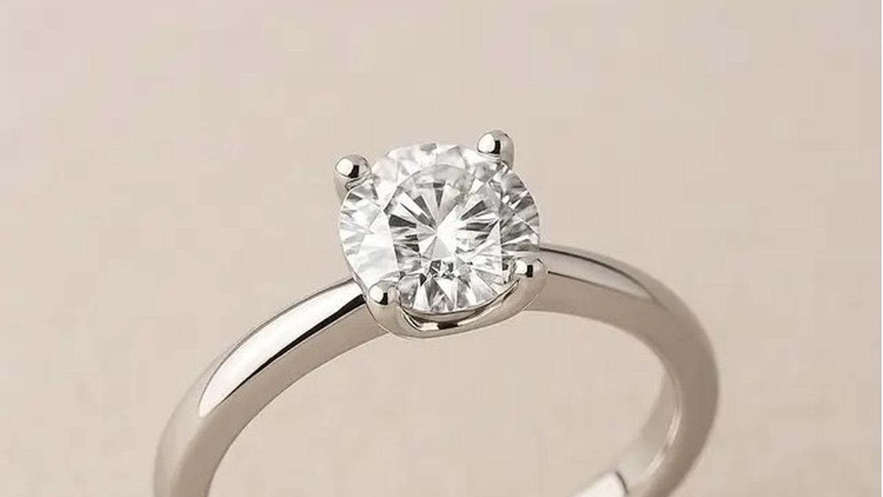 cincin emas putih