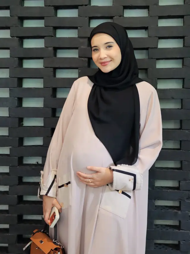 Potret Zaskia Sungkar Selama Kehamilan Anak Kedua