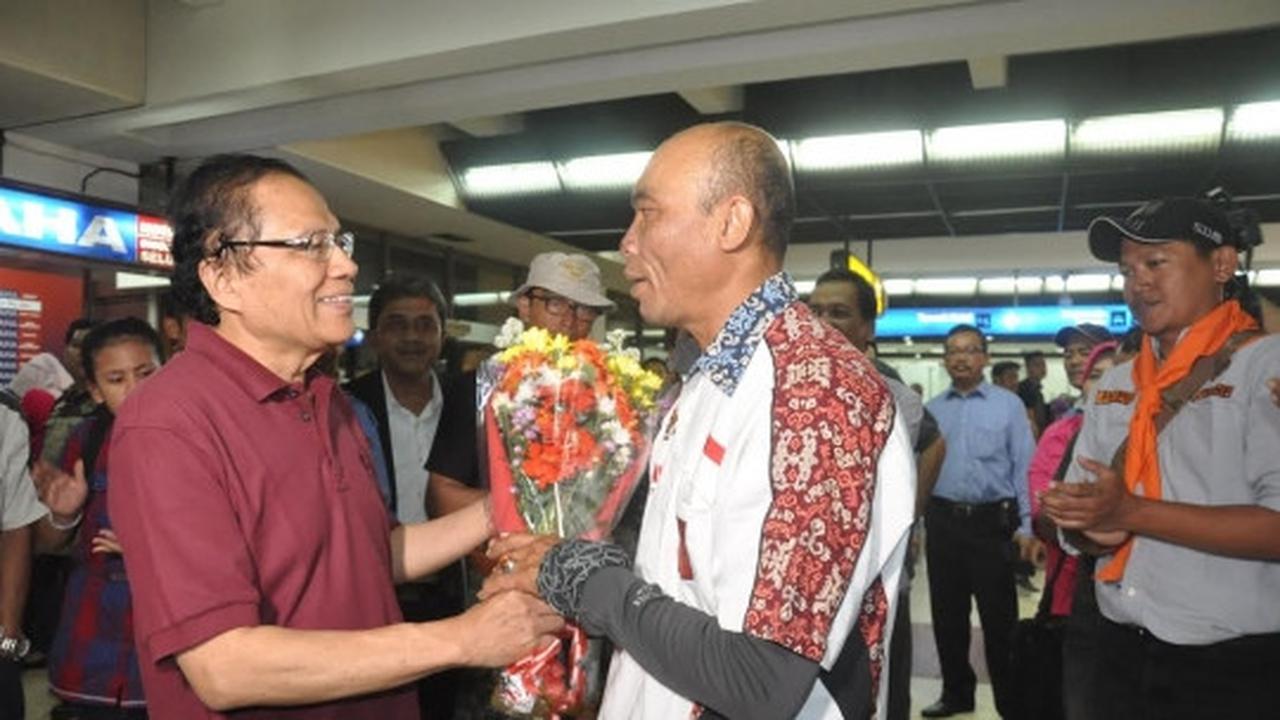 Menko Rizal Ramli sambut Tim Pendaki Puncak Cartenz