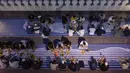 Masjid ini mengadakan sholat lima waktu setiap hari dan mampu menampung hingga 3.500 orang. (AP Photo/Louise Delmotte)