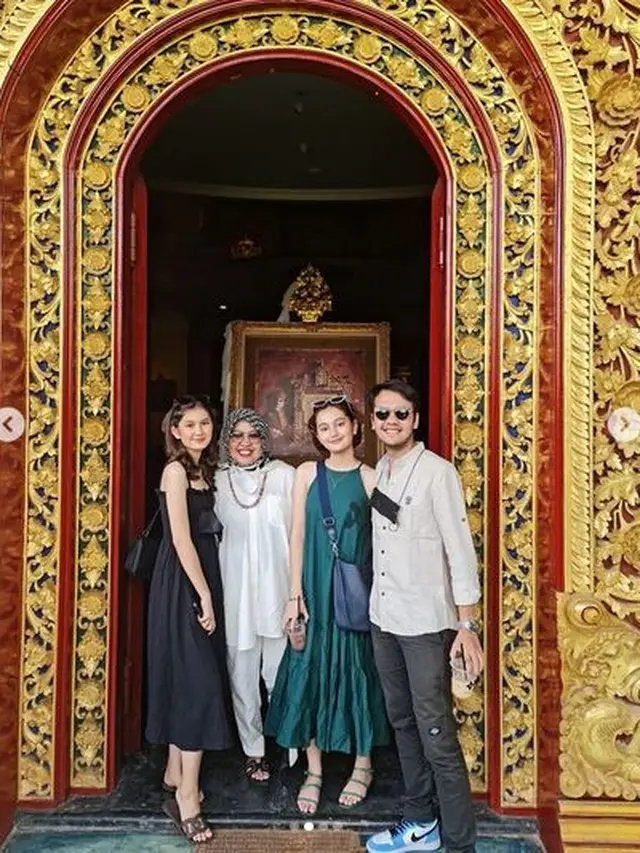 6 Momen Zoe Abbas Jackson Liburan di Bali, Nikmati Waktu Bareng Keluarga