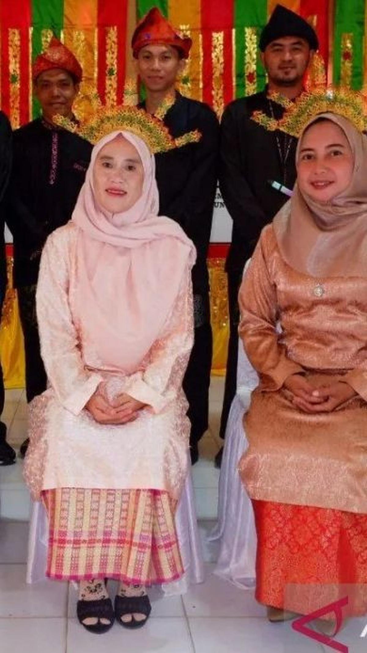 "TPS unik dan mampu meningkatkan partisipasi pemilih akan kita berikan penghargaan," ucap dia, seperti dikutip dari antara.<br>