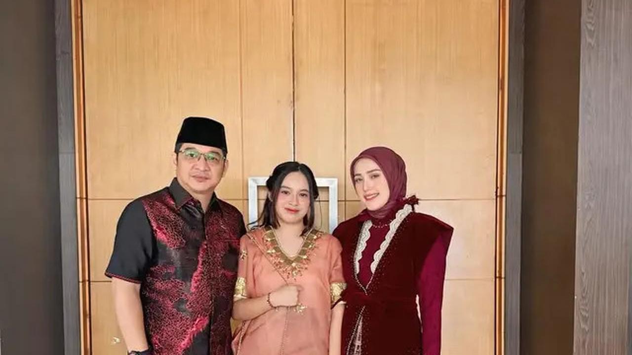6 Potret Pasha Ungu dan Adelia Kondangan di Palu, Shakiena Azalea Curi Perhatian