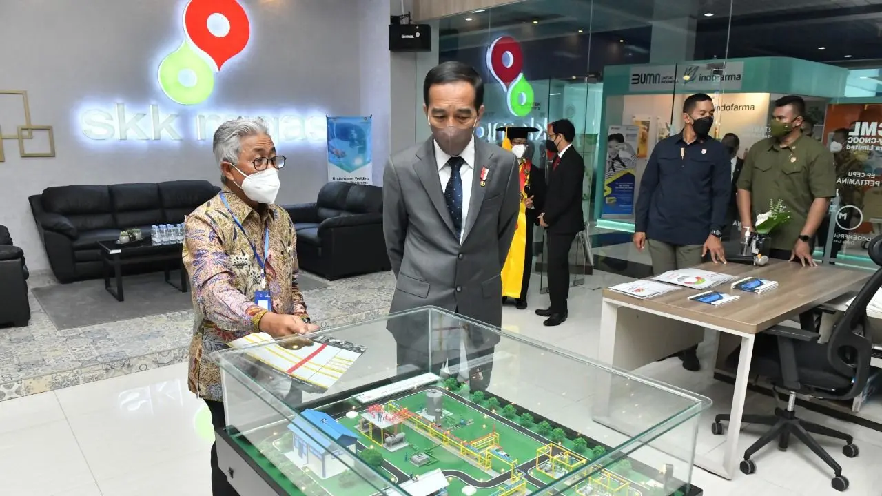 Presiden Joko Widodo (Jokowi) mengunjungi Migas Corner di SoloTechnopark (STP), Surakarta Jawa Tengah. (Agus Suparto/SKK Migas)