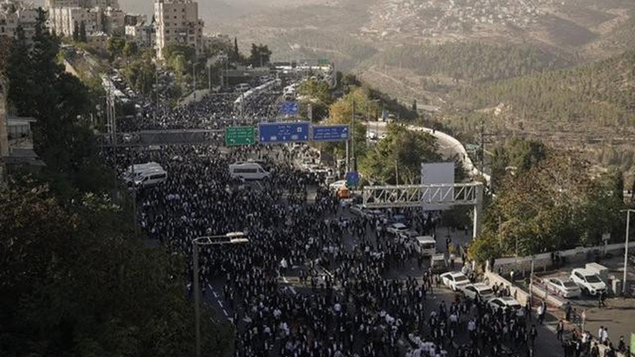 Israel Diguncang Demo Besar Kaum Yahudi Ultra-Ortodoks yang Menolak Wajib Militer
