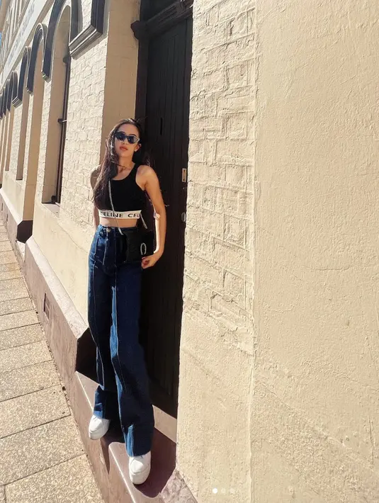 Punya gaya fashion stylish, berikut parade outfit Kusuma Puteri, Cucu dari Mooryati Soedibyo. [Foto: Instagram/ kusumaputeri]