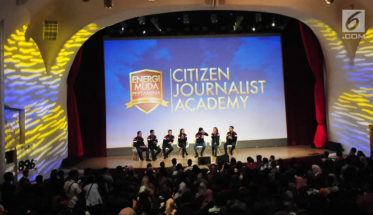 Suasana acara Citizen Journalist Academy Energi Muda Pertamina, Jakarta, Kamis (27/7). Program ini mencari 90 mahasiswa yang memiliki passion di bidang menulis, videography, presenting dan public relations. (Liputan6.com/Helmi Afandi)