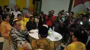 Selain Ketum DPP Partai Golkar Aburizal Bakrie, tampak hadir juga Ketua Dewan Pertimbangan Partai Golkar Akbar Tandjung, Sesepuh Partai Golkar Fahmi Idris dan Menteri Perindustrian MS Hidayat, Jakarta. (Liputan6.com/Johan Tallo)