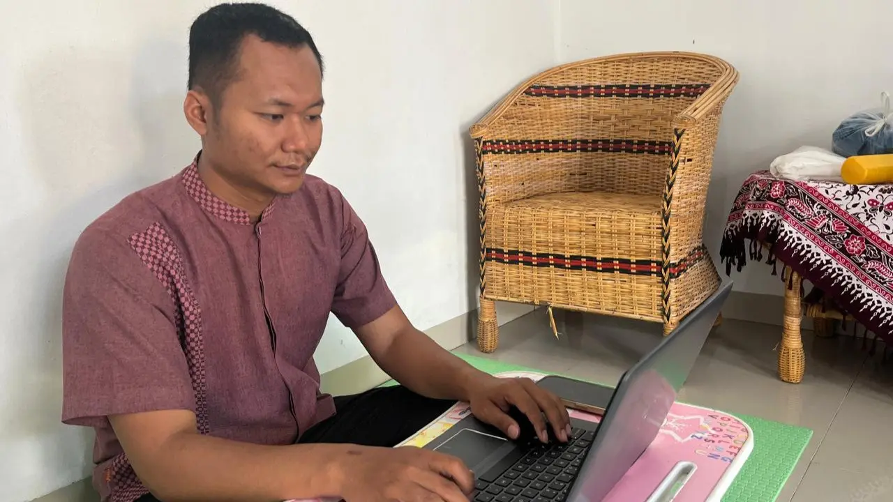 ASN Bawaslu kerja di hari pertama pelaksanaan kebijakan WFH. (Liputan6.com/Ardi Munthe)