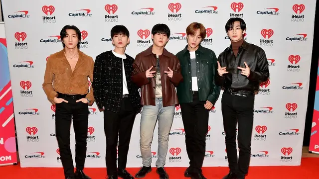 MONSTA X