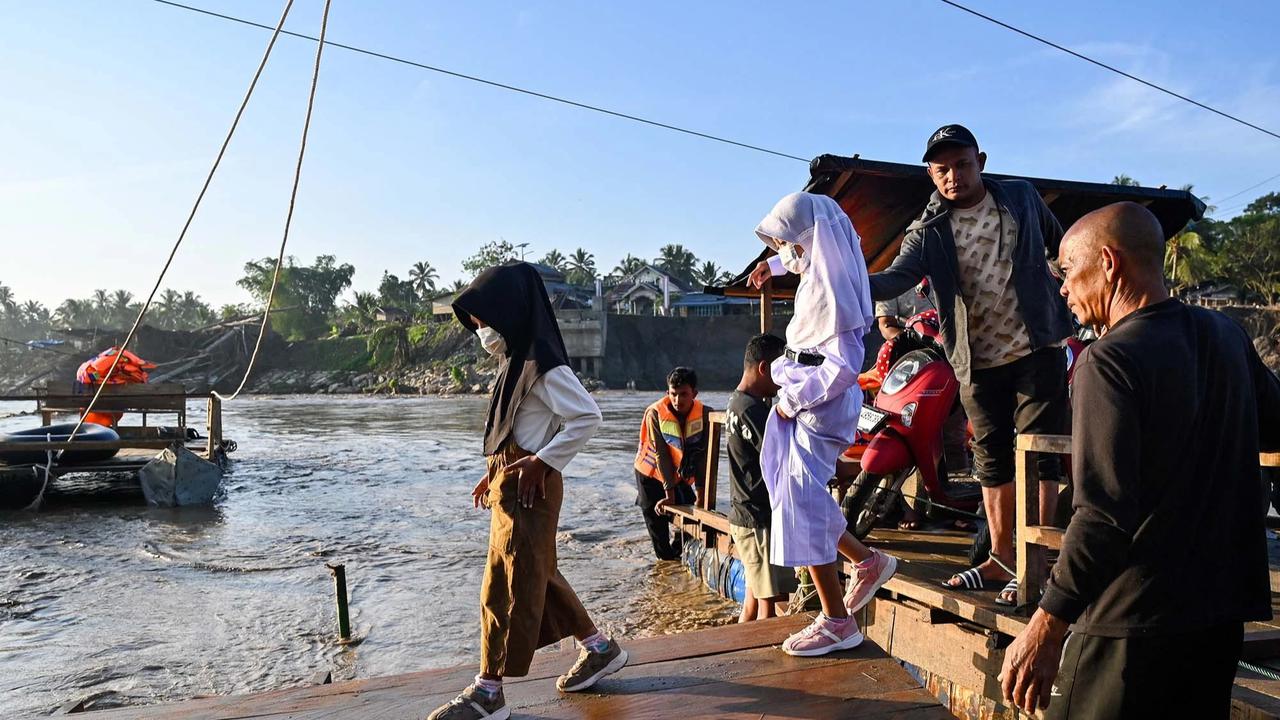 FOTO: FOTO Anak Anak Kembali Bersekolah Pascabencana Di Bireuen Aceh