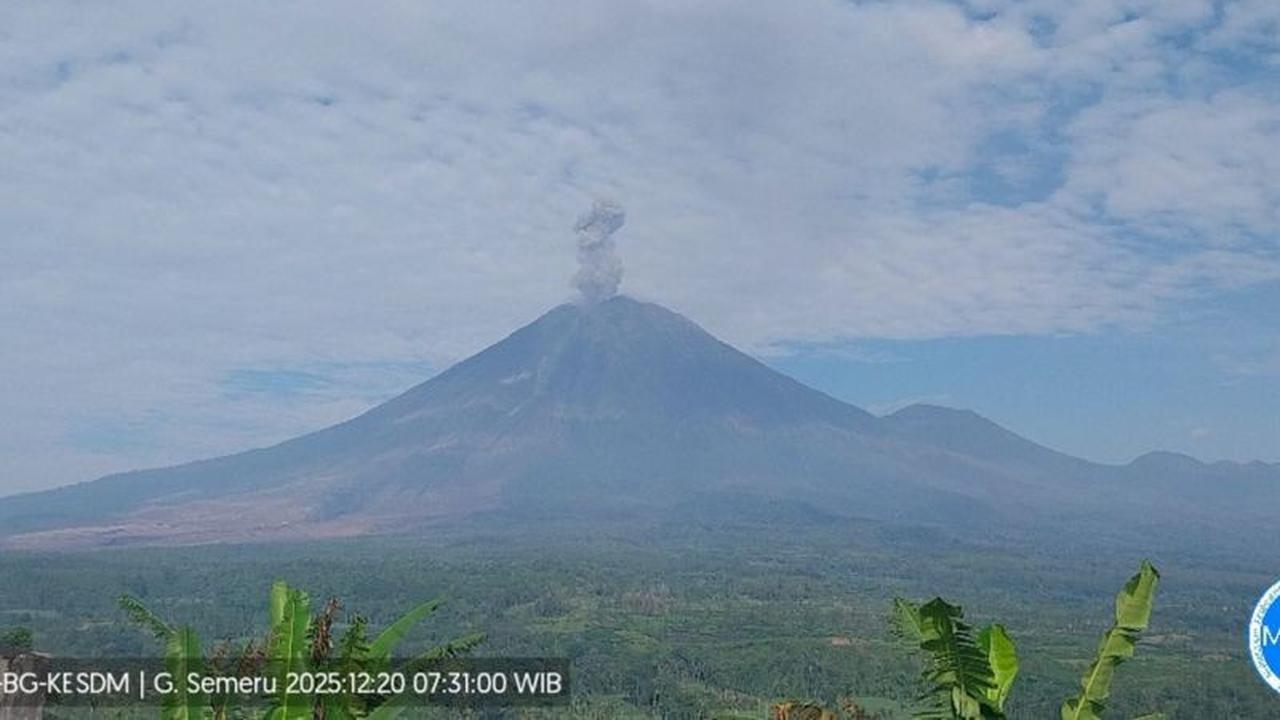 Gunung Semeru Kembali Erupsi, Letusan Setinggi 1.000 Meter Teramati